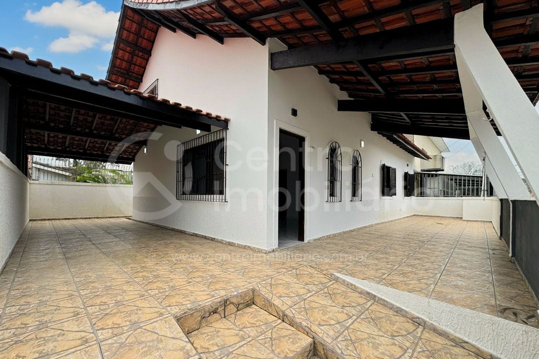 Casa à venda no bairro Stella Maris, foto 1