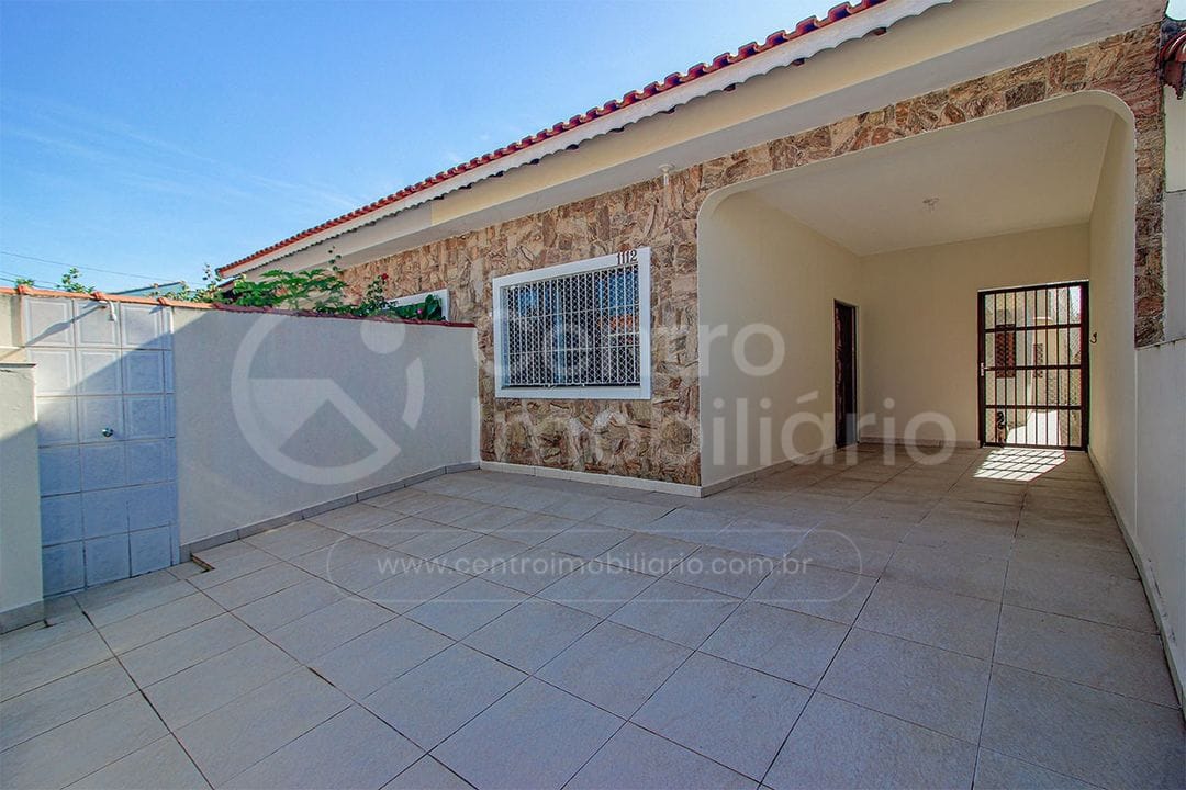 Casa à venda no bairro Stella Maris, foto 1