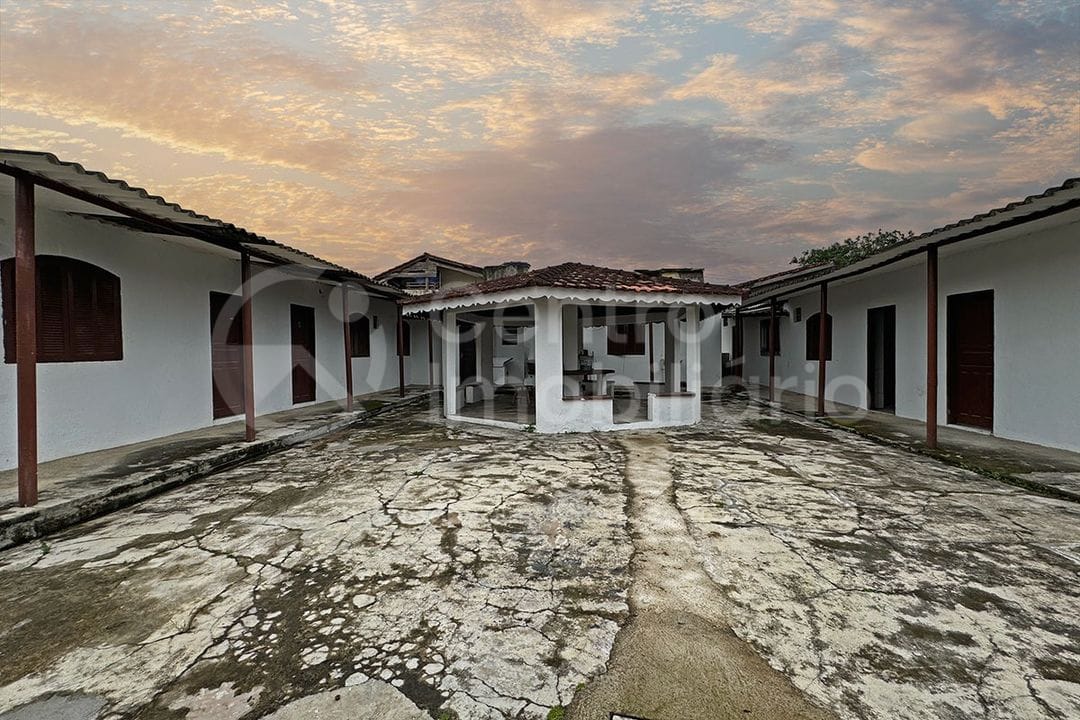 Casa à venda no bairro Itatins, foto 1